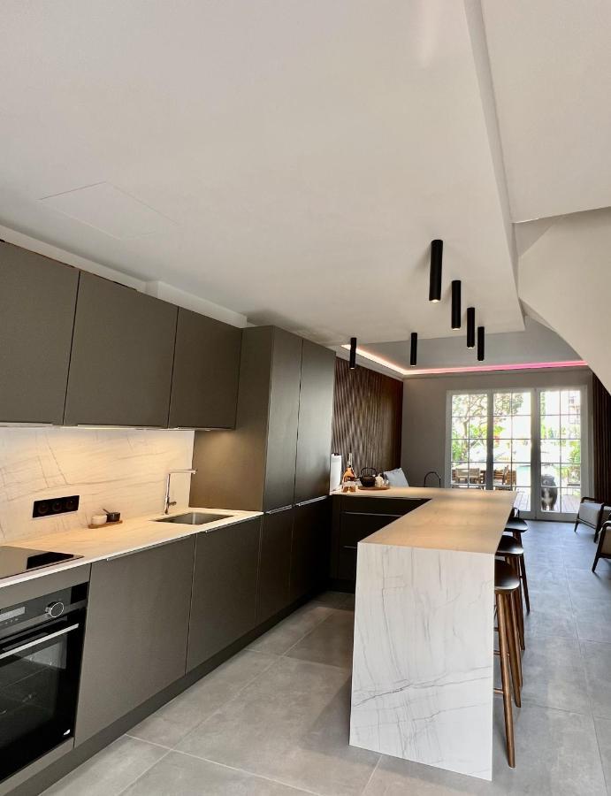 Casa Ika Port Grimaud - Maison 4 Chambres + Amarrage Esterno foto